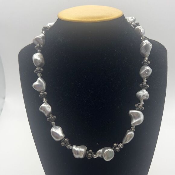 Gray Baroque pearl necklace - Picture 4 of 8